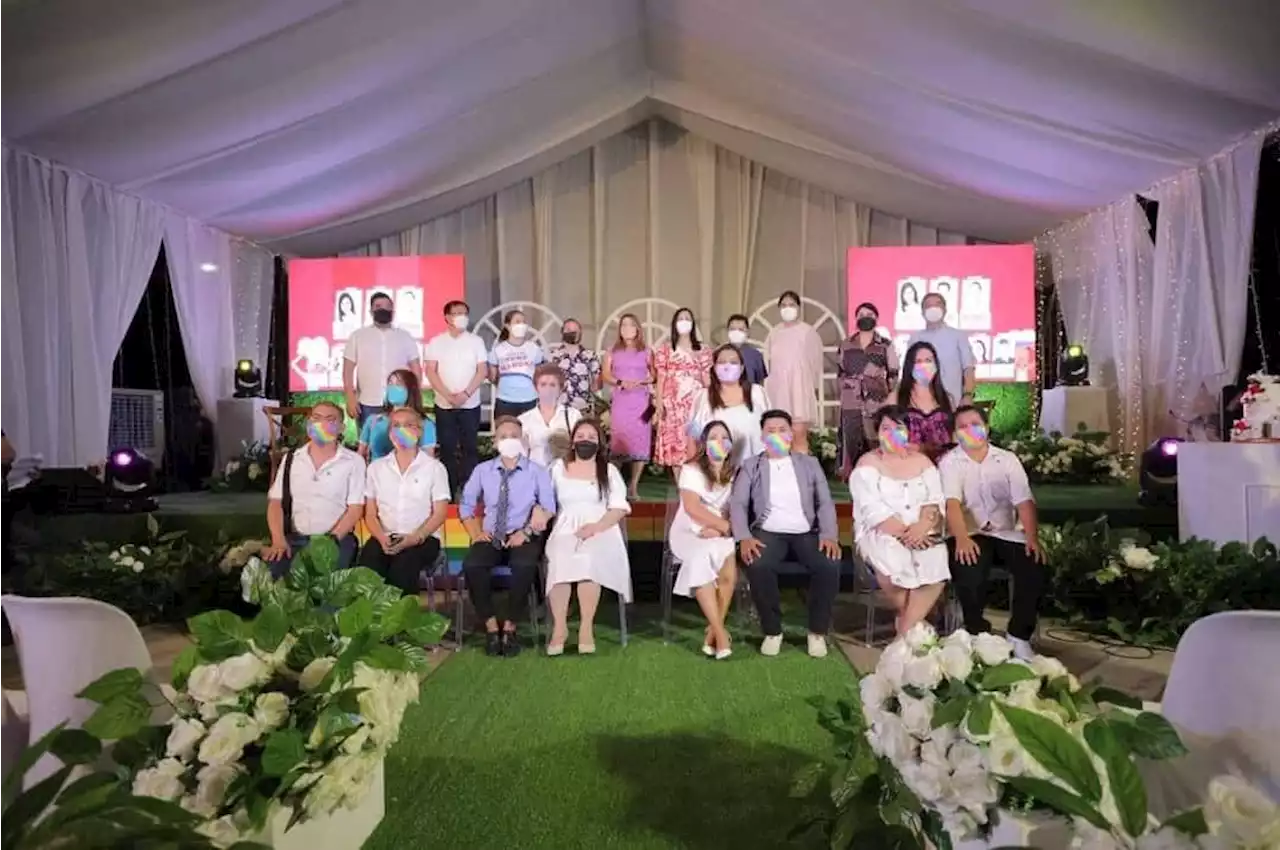 Over 200 LGBTQIA+ couples exchange vows in QC commitment ceremony