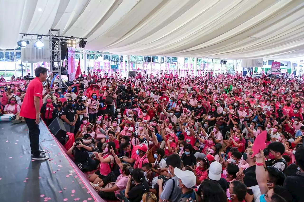 Pangilinan gets rousing welcome from hometown supporters in QC