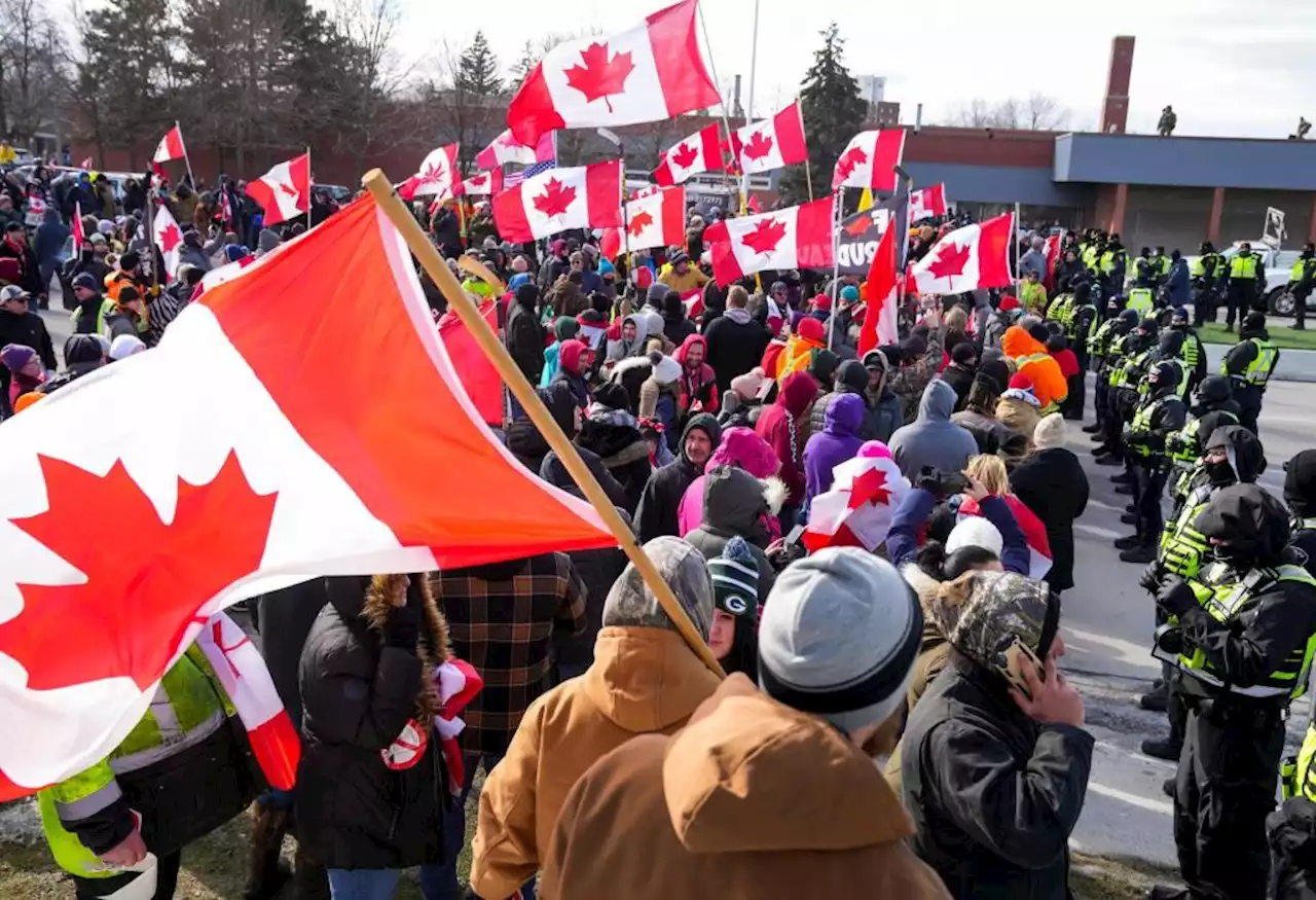 Police arrest protesters who remained at US-Canada bridge