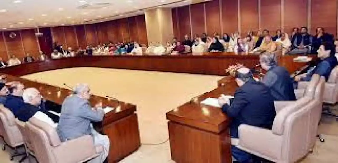 شہباز شریف کی چودھری برادران سے ملاقات کے بعد وزیراعظم نے اہم اجلاس بلالیا