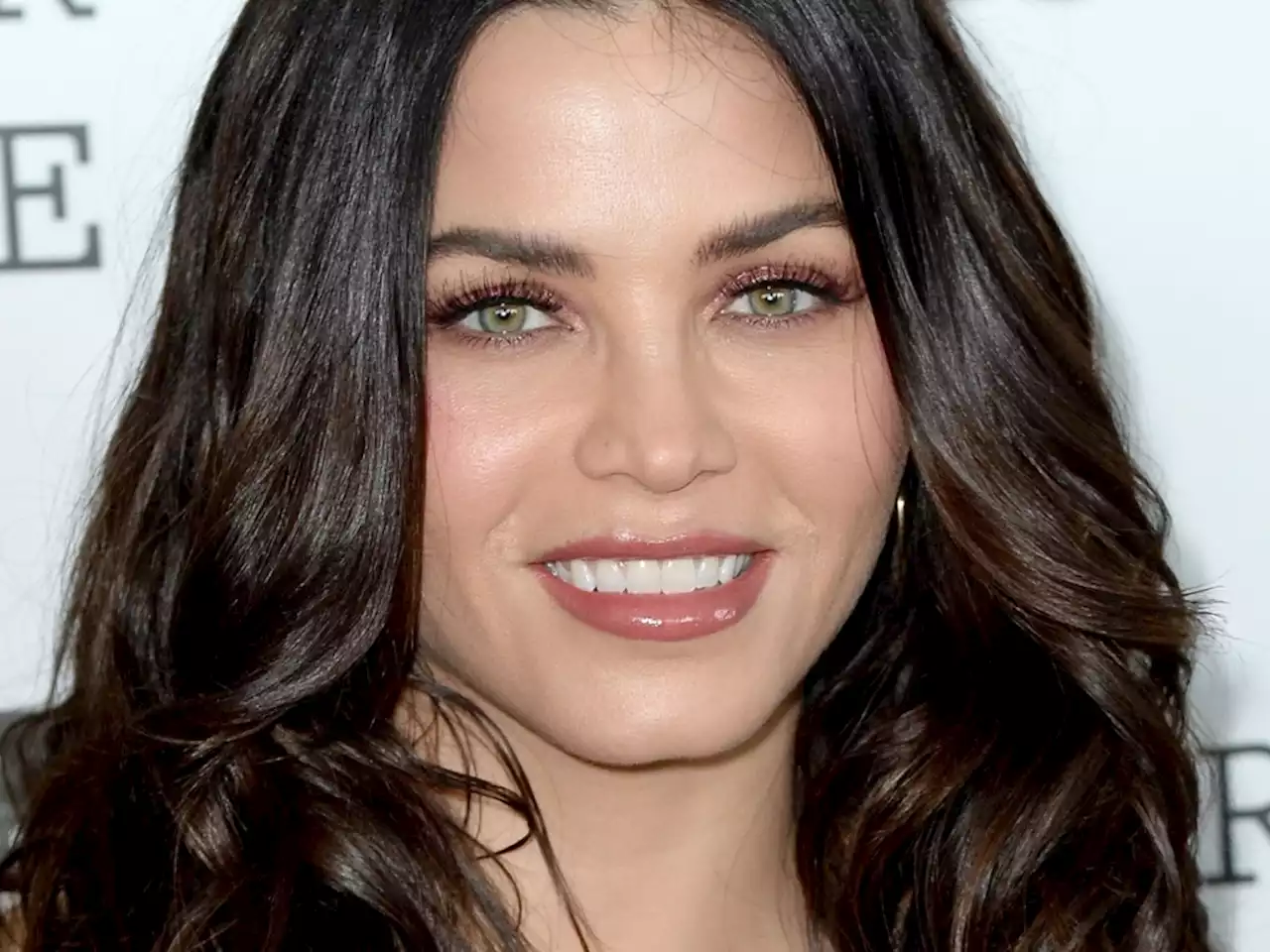 Jenna Dewan is 'In Love' With This Award-Winning & Versatile Exfoliator