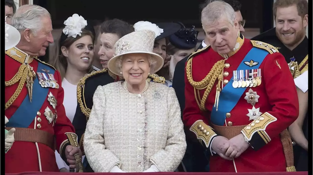 Wegen Missbrauchsklage: Prinz Charles macht offenbar nächsten Schritt gegen Andrew