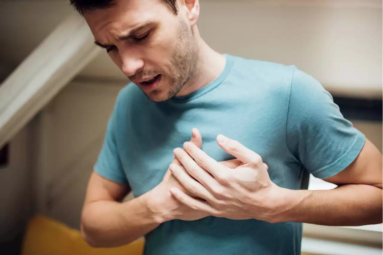 The 3 Signs Your Chest Pain Isn't a Heart Attack, Experts Say — Best Life