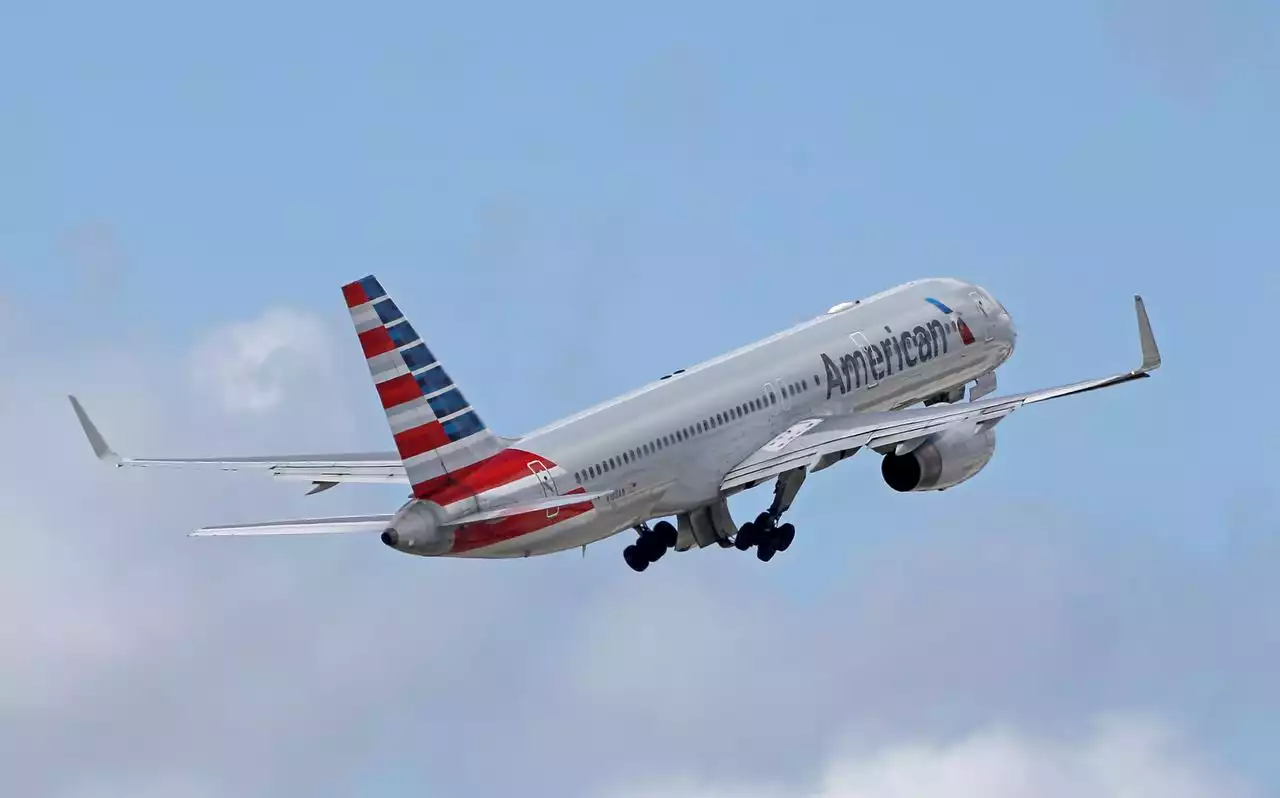 American Airlines flight makes emergency landing after passenger tries to enter cockpit