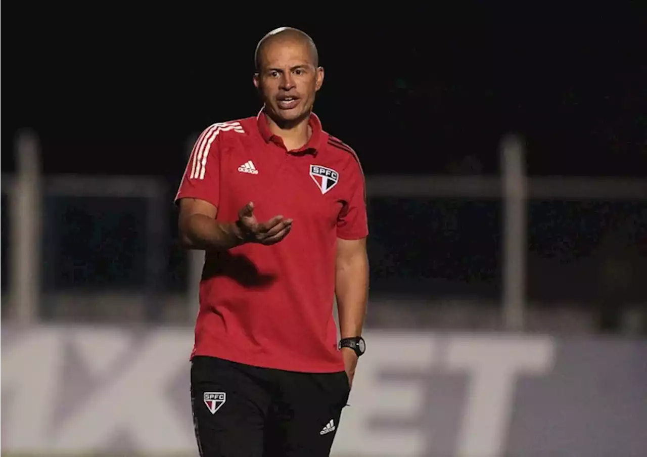 Técnico do sub-20, Alex diz que continuará no São Paulo em 2022