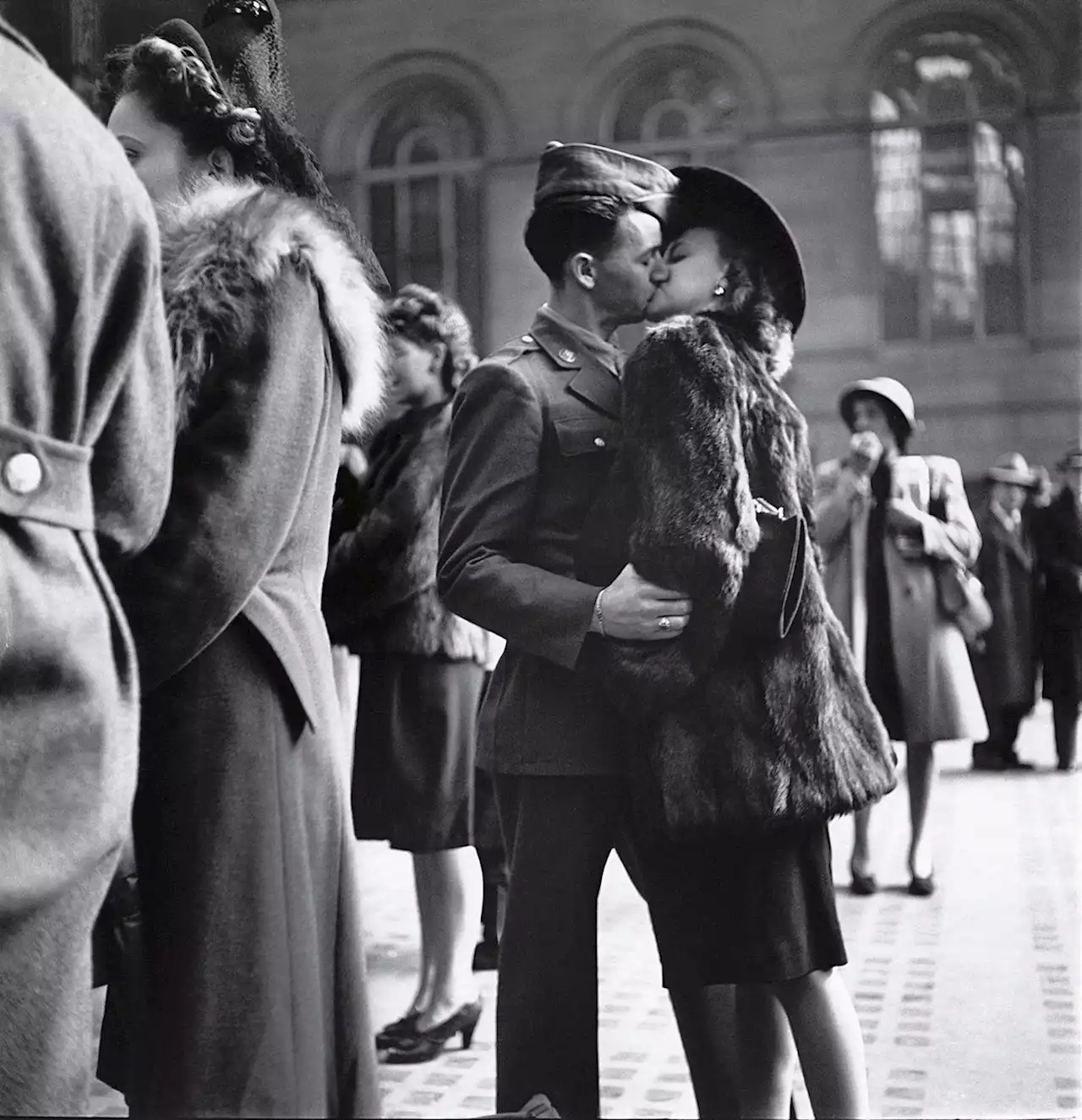 International Kissing Day: 25 Best Vintage Kiss Photos