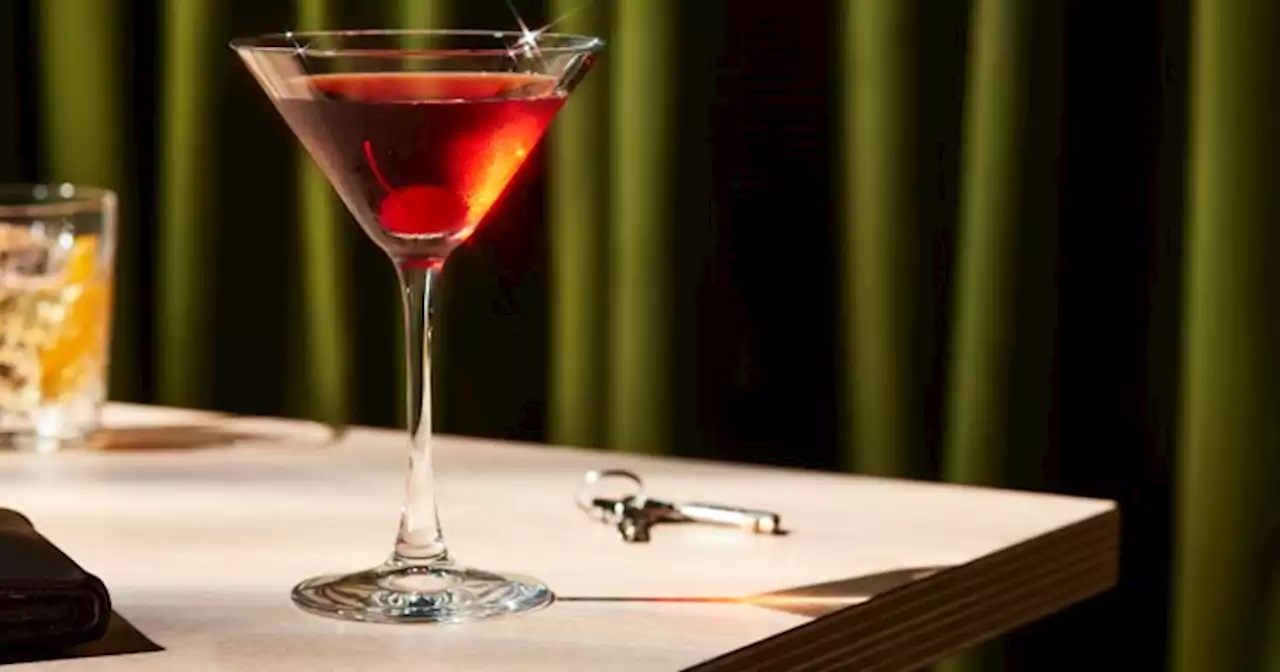 5 Better-For-You Cocktails To Make For A Classy Or Cozy Night In