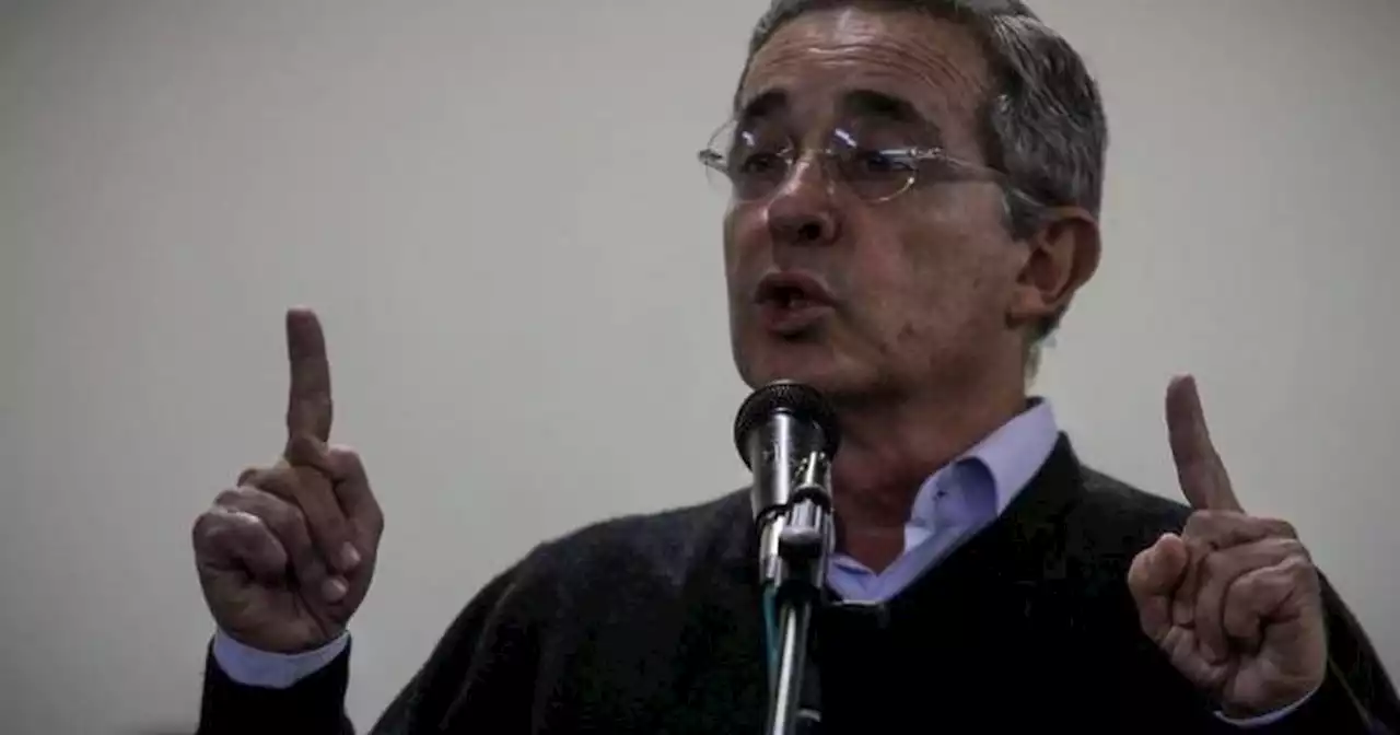 Álvaro Uribe echó al agua ante la Procuraduría a una exsenadora de su partido