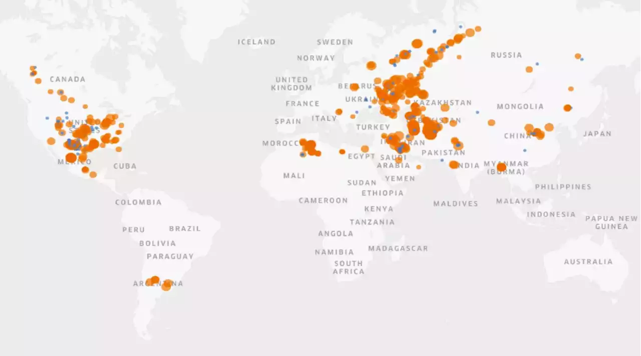 Global assessment of oil and gas methane ultra-emitters