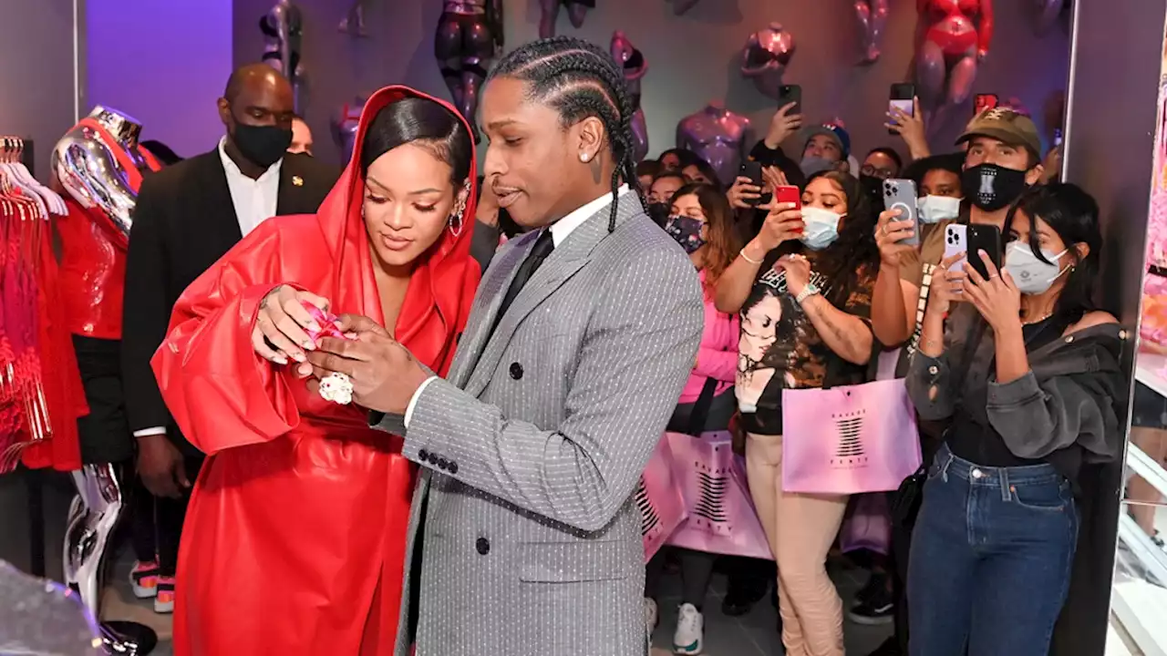 Rihanna Surprises Shoppers at Opening of Her Second Savage X Fenty Lingerie Store