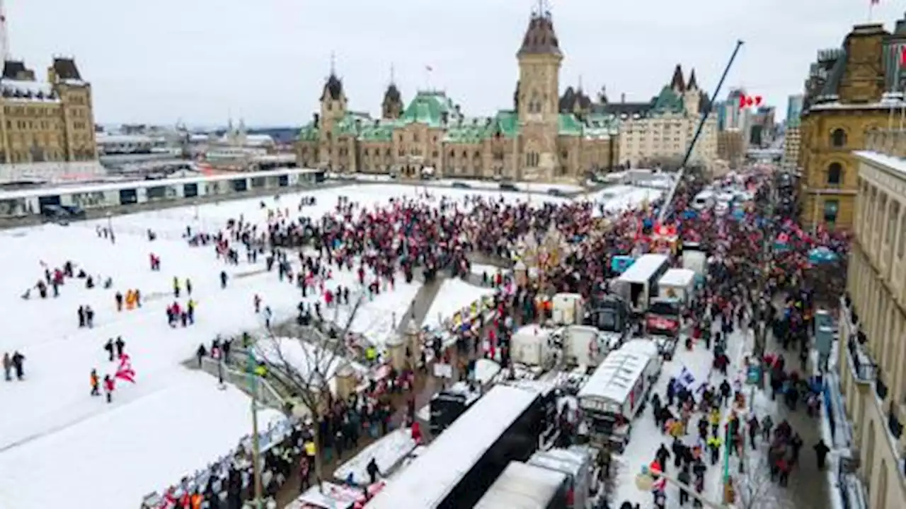 Canada-US border bridge reopens after Covid-19 protests