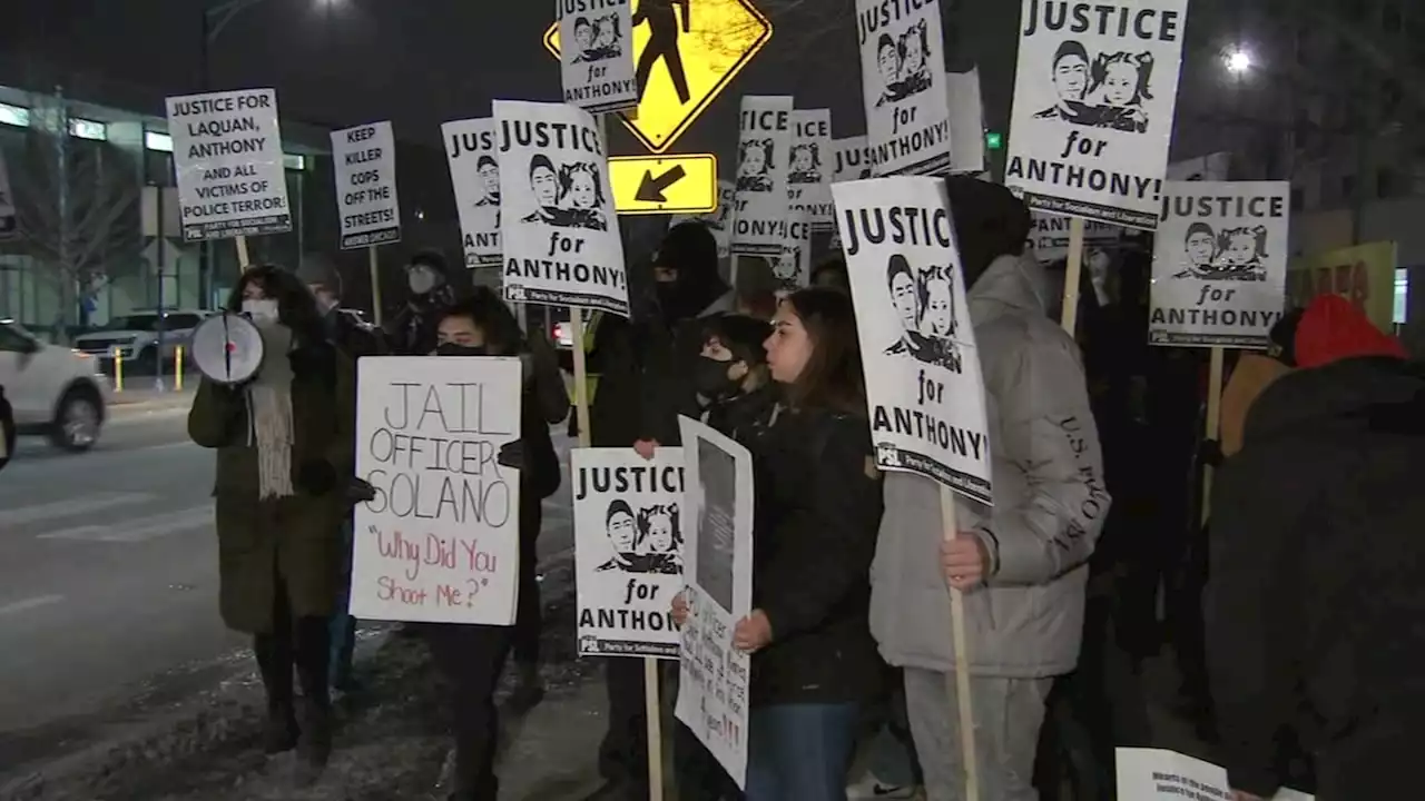 Protesters call for Chicago police officer who killed Anthony Alvarez to be arrested, fired