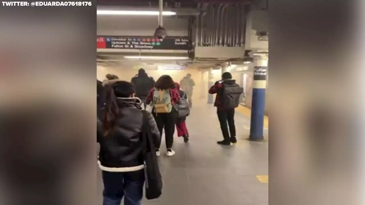 Track fire causes, smoke, train delays at Manhattan subway station