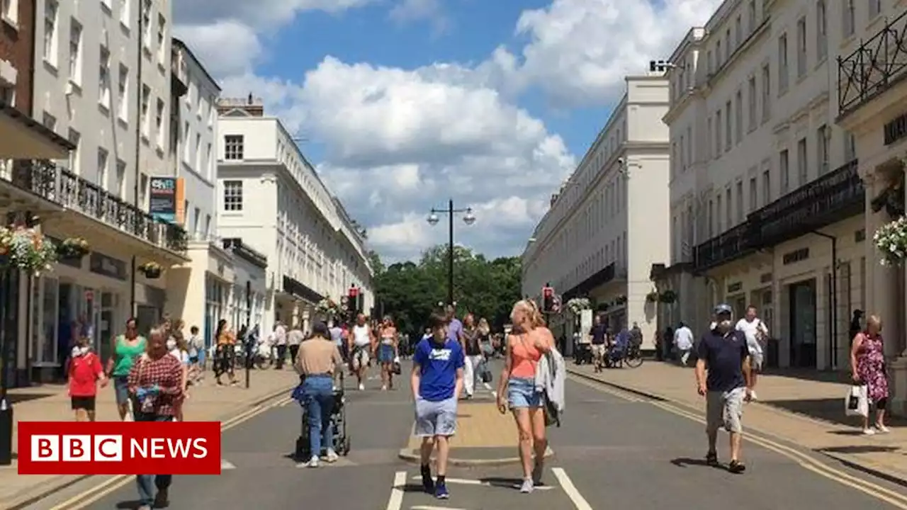 Covid: Warwickshire pedestrianisation 'boosted visitor numbers'