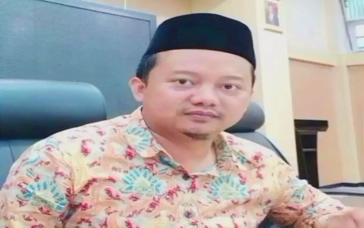 Herry Wirawan Lolos dari Hukuman Mati, Hanya Divonis Seumur Hidup | Kabar24 - Bisnis.com