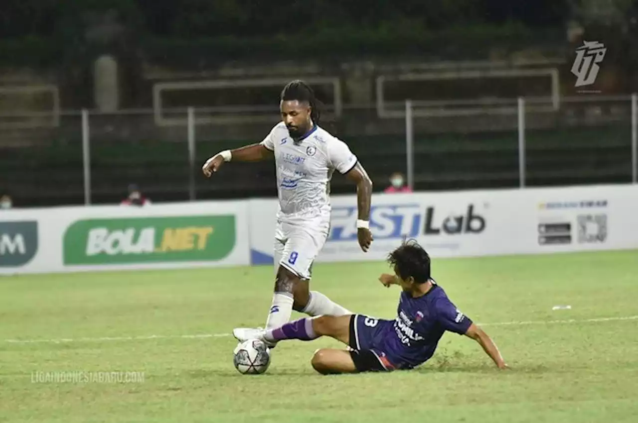 Arema FC Tundukan Persita Dua Gol Tanpa Balas, Kemenangan yang Menggembirakan - Bolasport.com