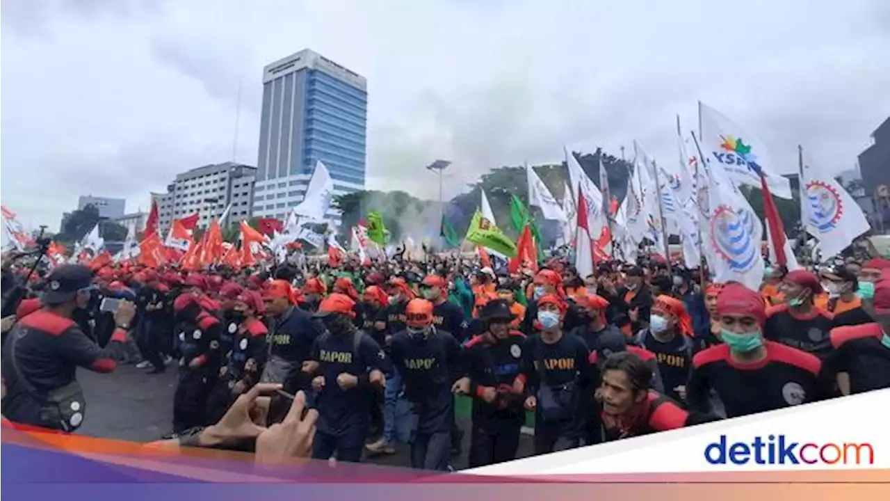 Besok Ribuan Buruh Bakal Serbu Kantor Menaker-BPJS Ketenagakerjaan