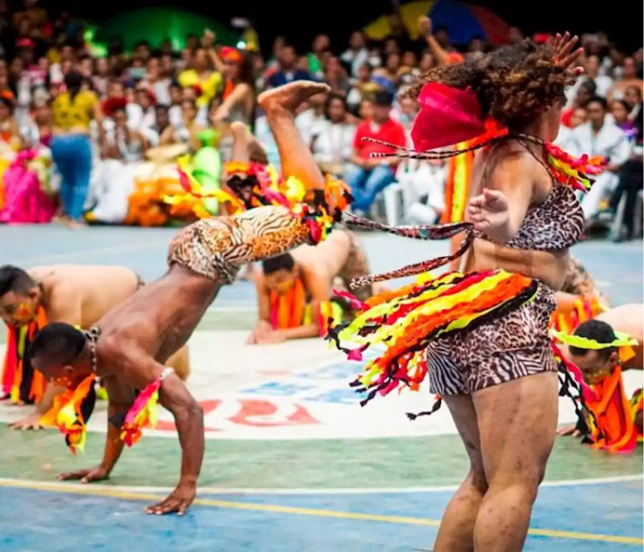 Las gigantonas tuvieron su festival en Morales, sur de Bolívar