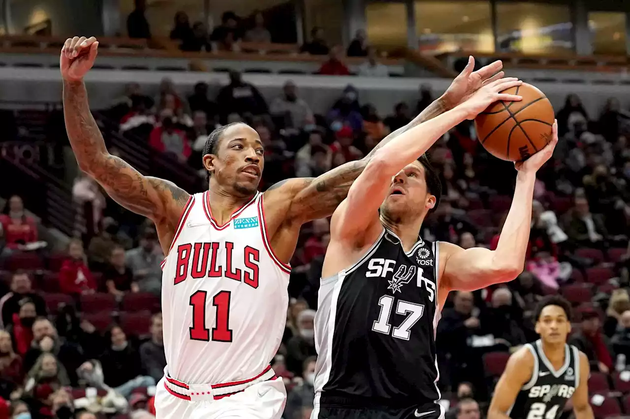 DeMar DeRozan scores 40 as Bulls rally past Spurs