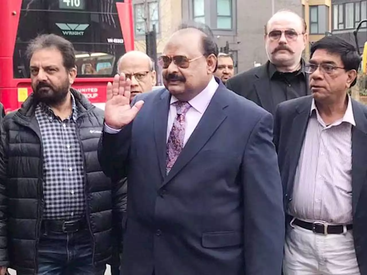 برطانوی عدالت نے بانی متحدہ کو دہشتگردی پر اکسانے کے الزامات سے بری کردیا - ایکسپریس اردو