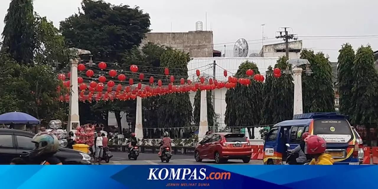 Malam Ini, Lampion Imlek 2022 di Kawasan Pasar Gede dan Balai Kota Solo Dilepas