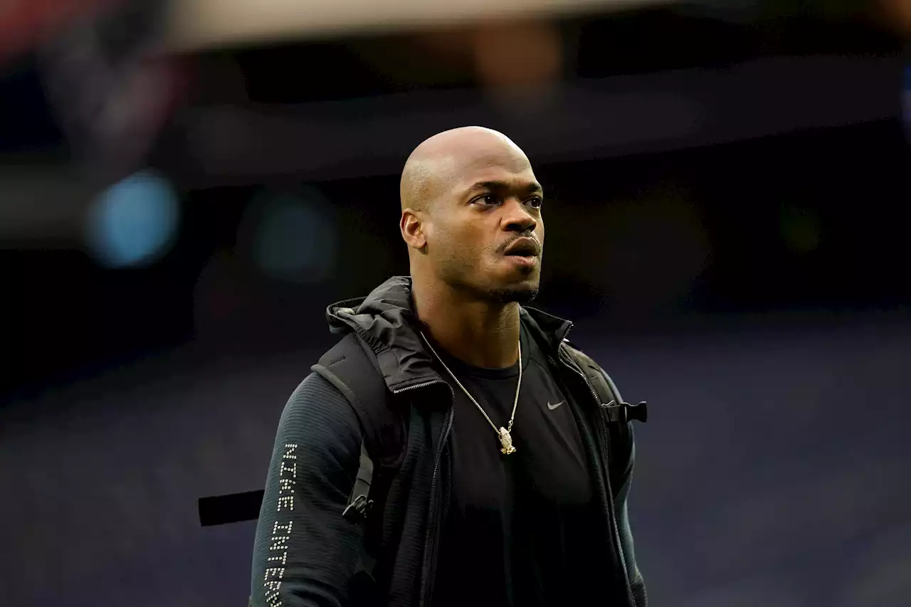 NFL Running Back Adrian Peterson Arrested at LAX, Charged With Domestic Violence