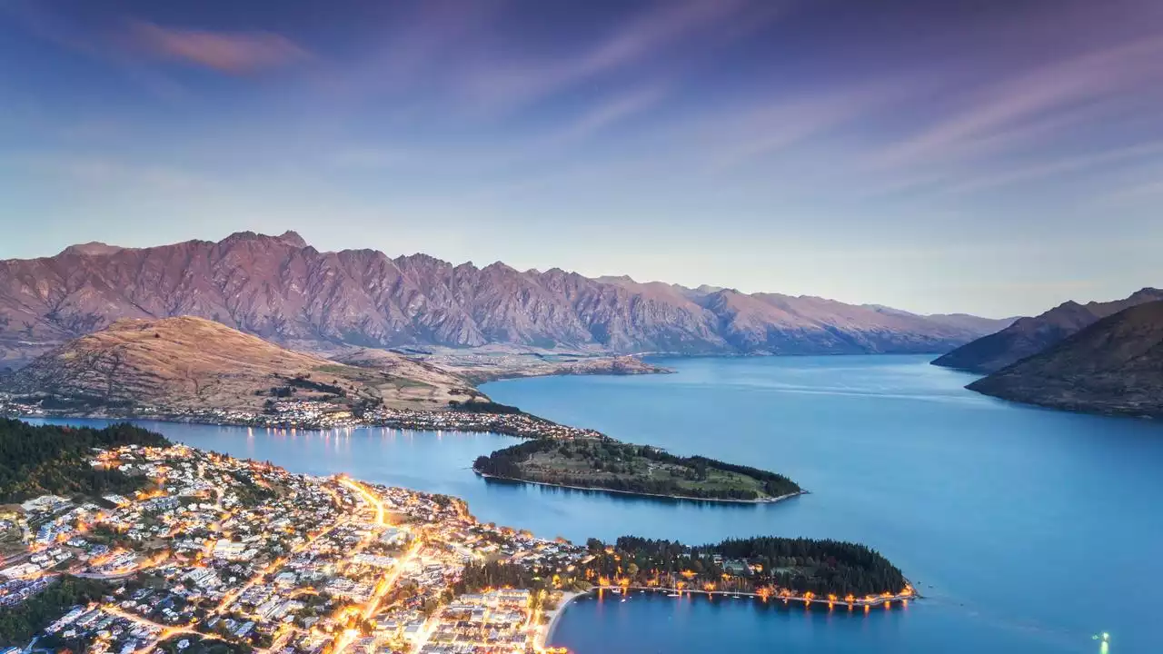 Tourist hotspot Queenstown tipped to be closed by Friday