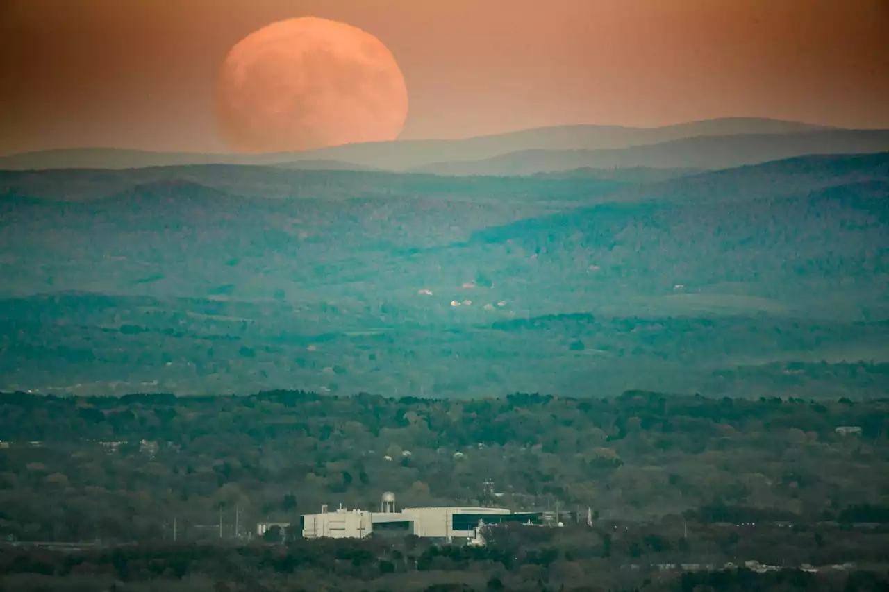 How to photograph the moon like a pro