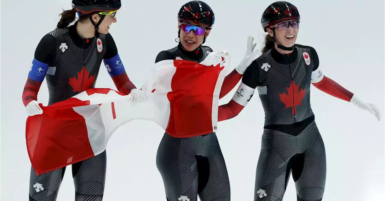 Speed skating-Slip costs Japan as Canada win gold in women's team pursuit