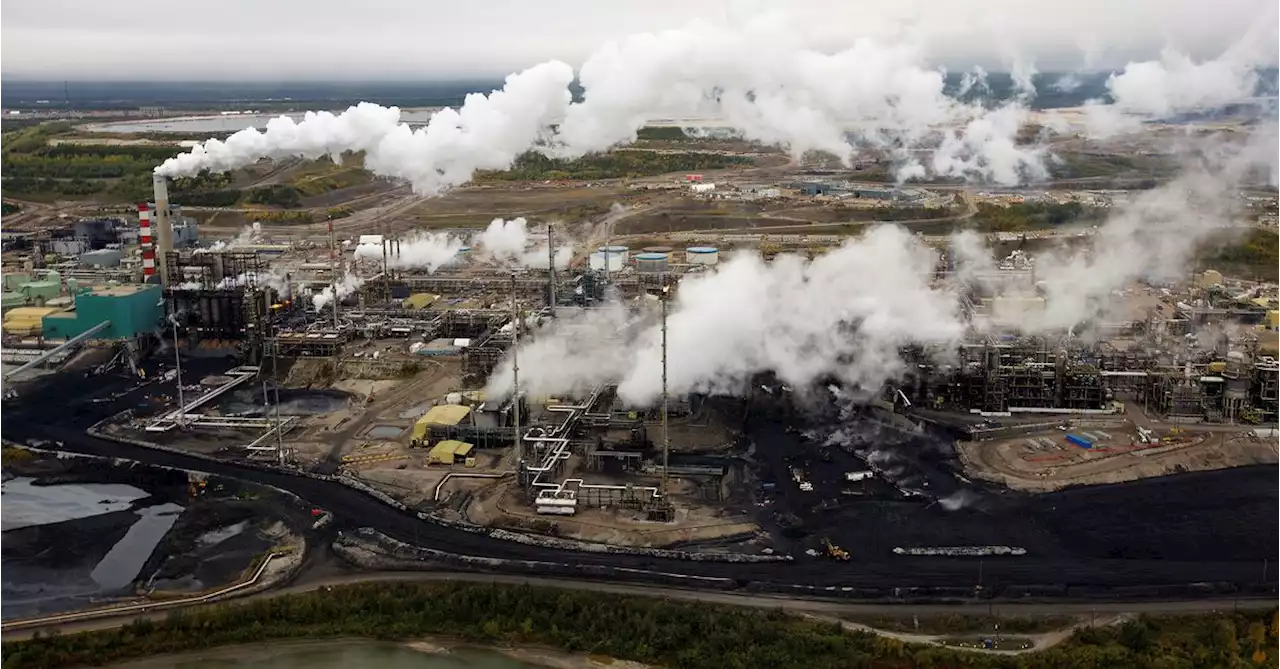 EXCLUSIVE Alberta to toughen oil sands emissions standards that reward big Canadian polluters