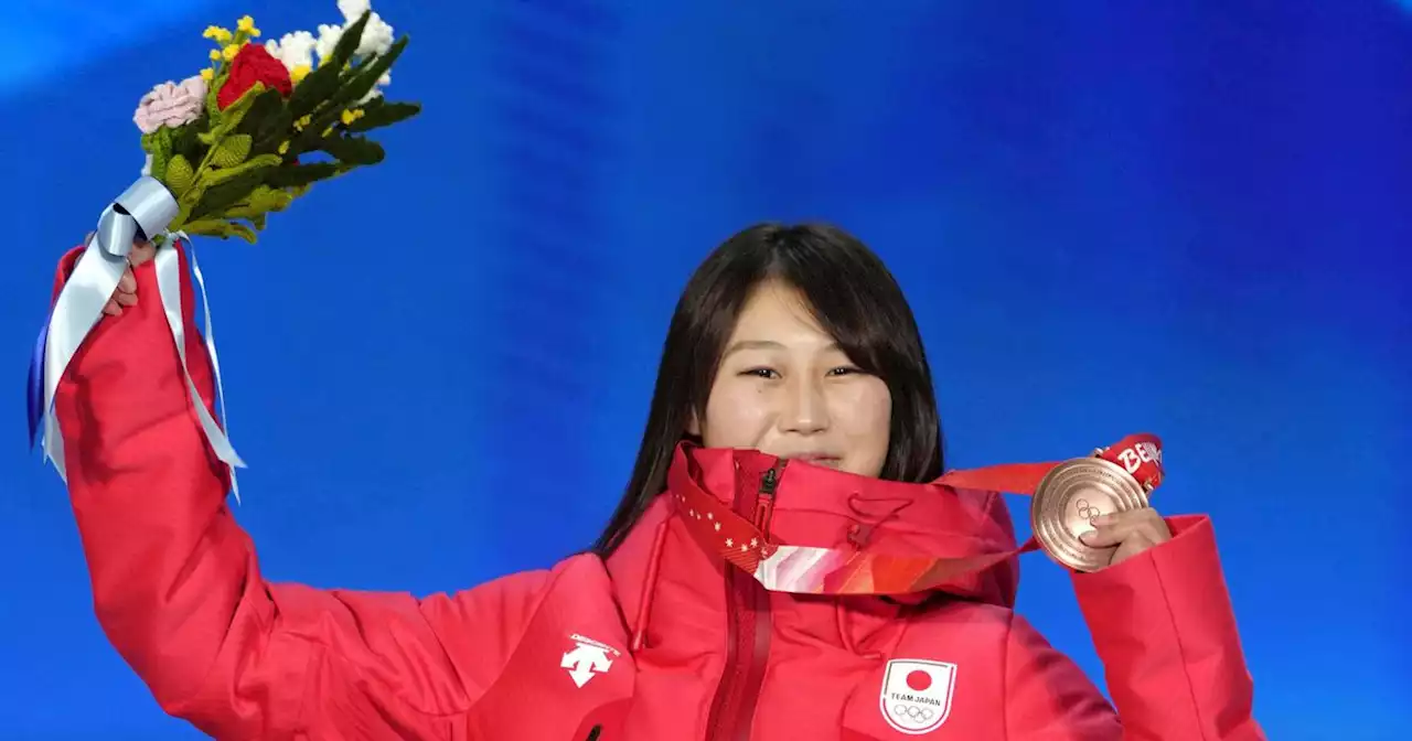 １７歳村瀬、親友に感謝の最年少メダル スノーボード女子ＨＰ