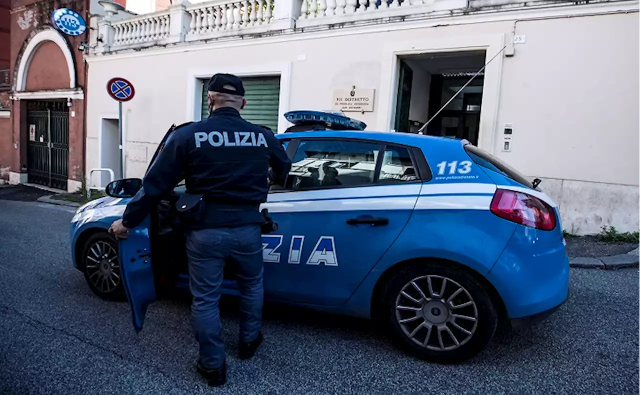 Milano, scoperto laboratorio per lavorare la droga: un arresto