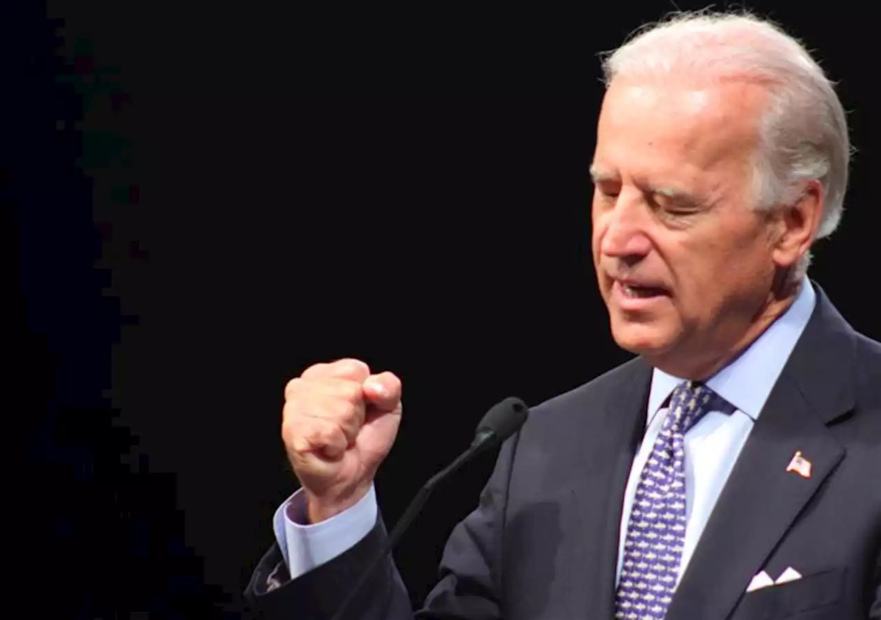 Joe Biden e Boris Johnson prevêem “crise prolongada para a Rússia” em caso de invasão