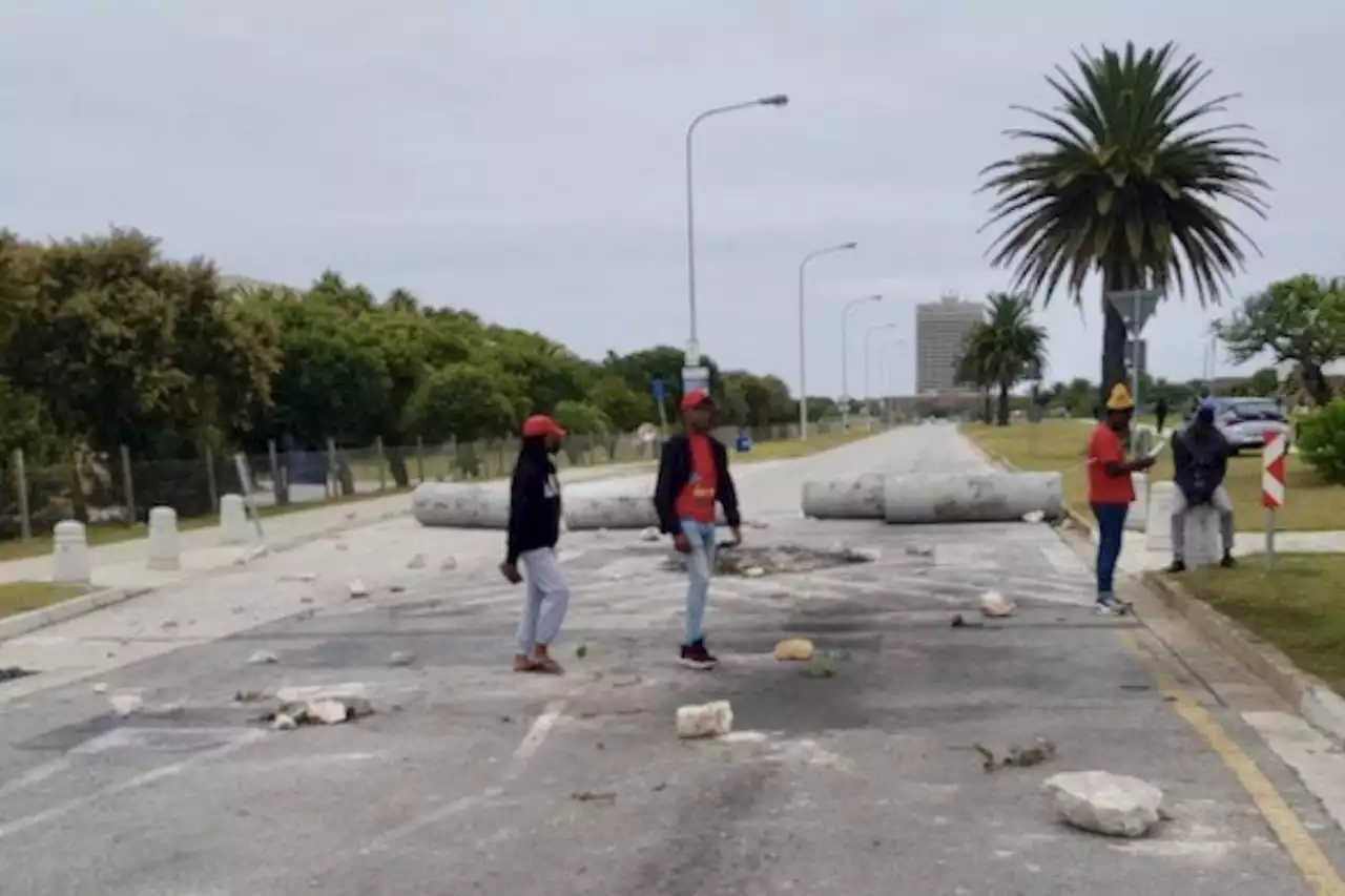 Student NSFAS protests disrupt first day of lectures at NMU