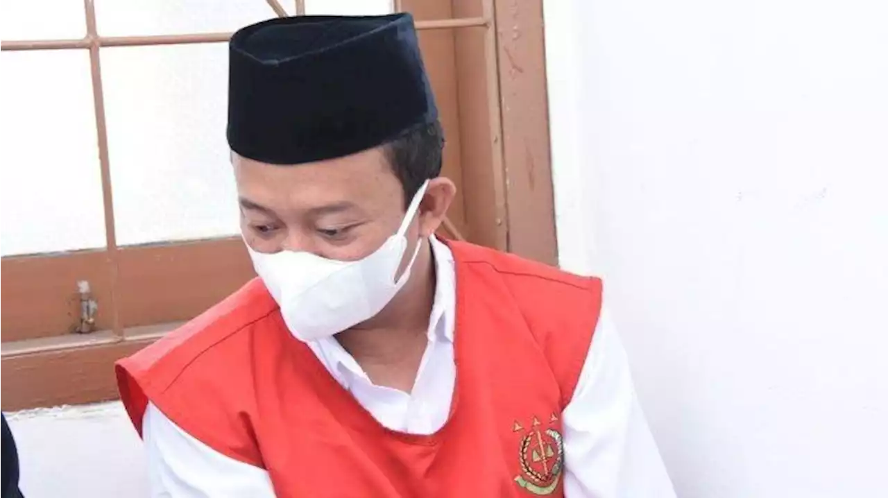 DAFTAR Putusan Hakim untuk Herry Wirawan: Penjara Seumur Hidup, Anak Korban Diasuh Pemprov Jabar - Tribunnews.com