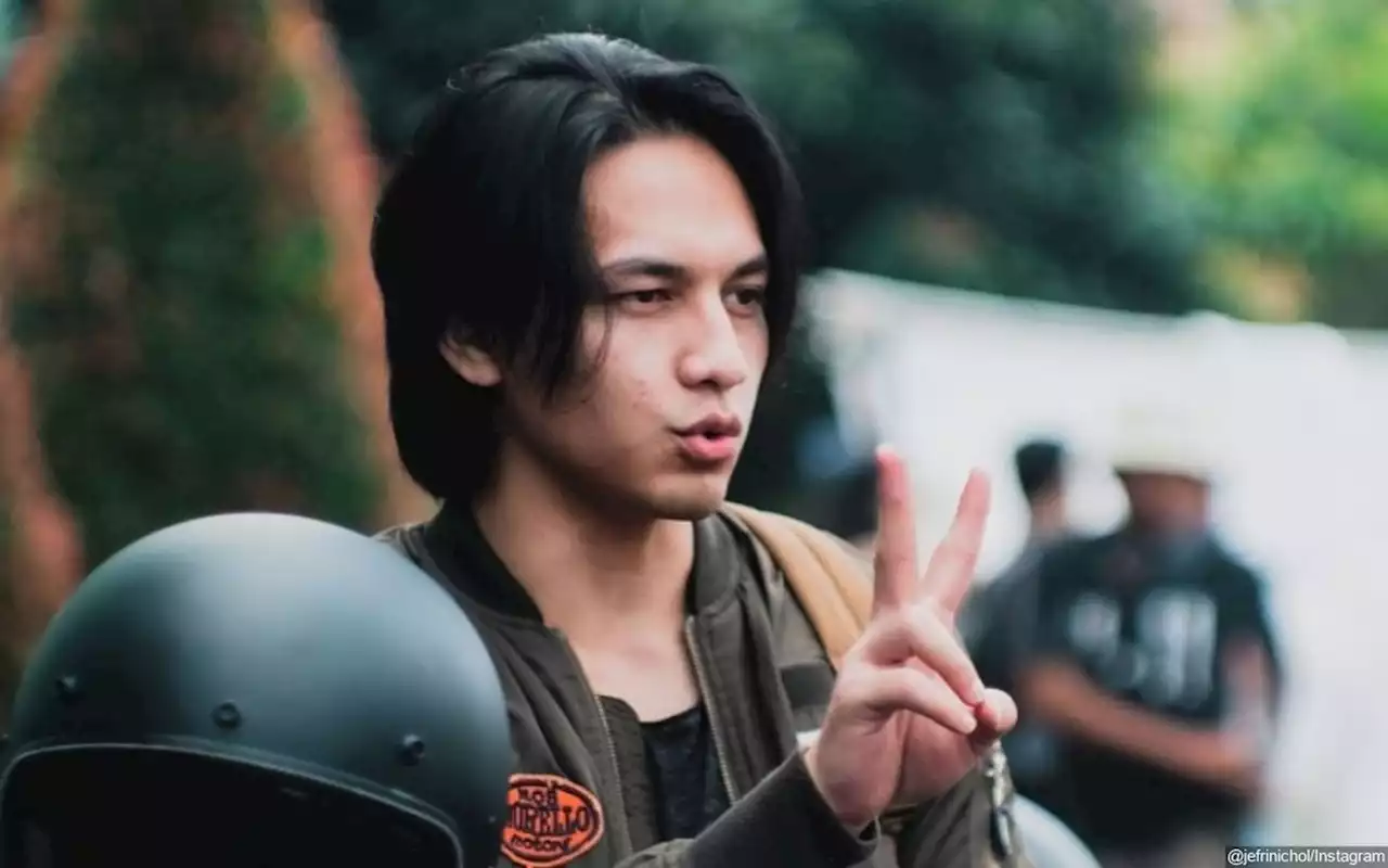 Jefri Nichol Pamer Foto Kelewat Mesra Bareng Pacar di Hari Valentine