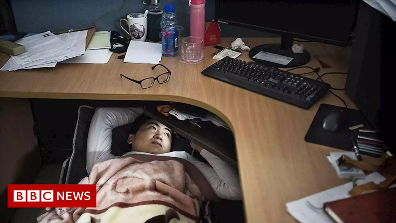 'Lying flat': Why some Chinese are putting work second