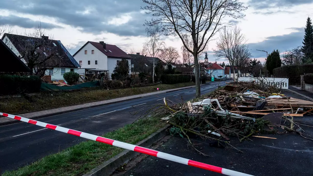 Was Sie bei Sturm Zuhause tun können