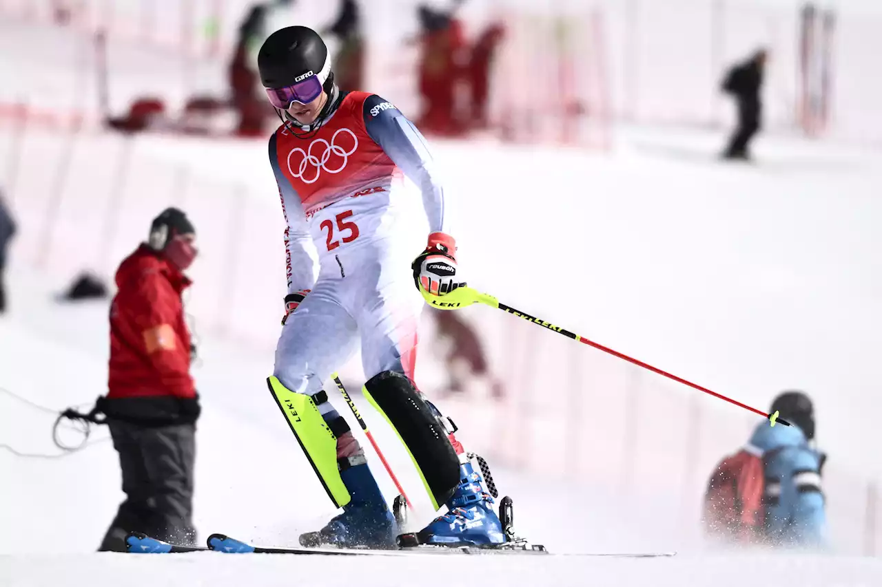 Watch: Luke Winters Skis Out, Eliminated From Men's Slalom