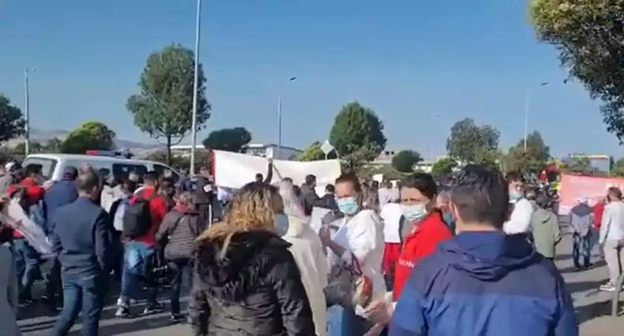 [Video] Reportan bloqueo en la Autopista Sur de Bogotá por protesta de comerciantes - Pulzo