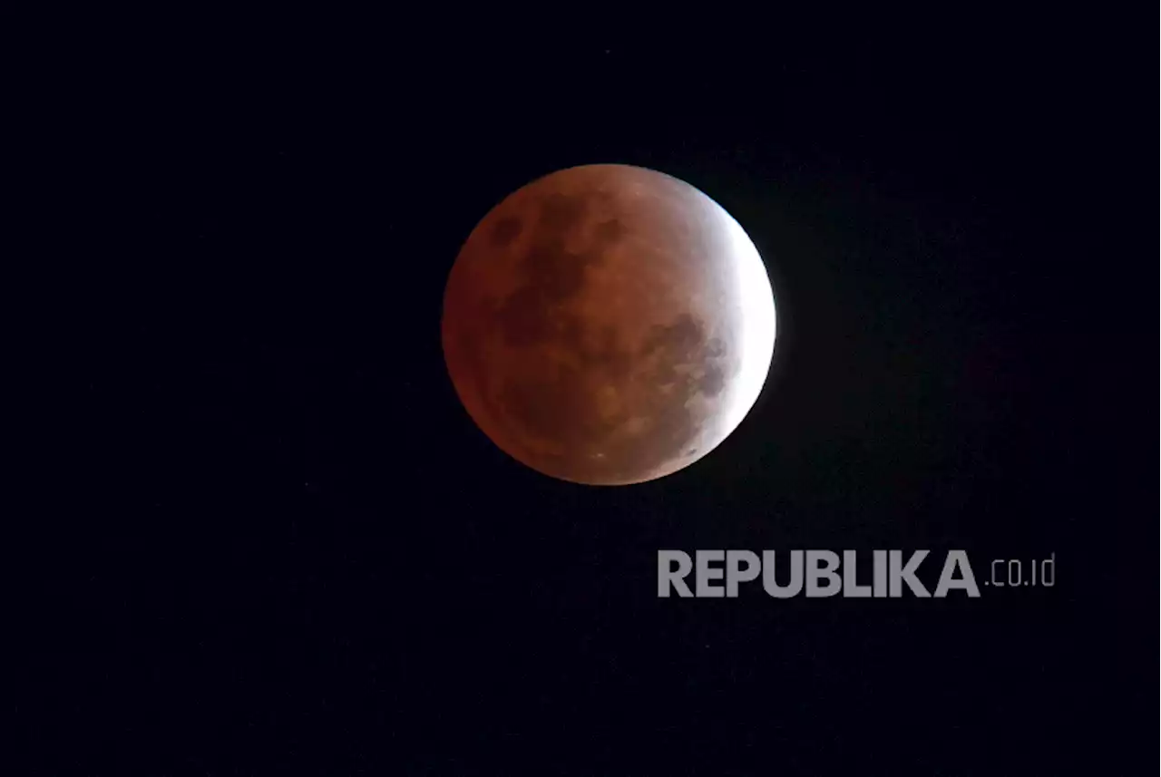 Air di Bumi Berasal dari Bulan? |Republika Online