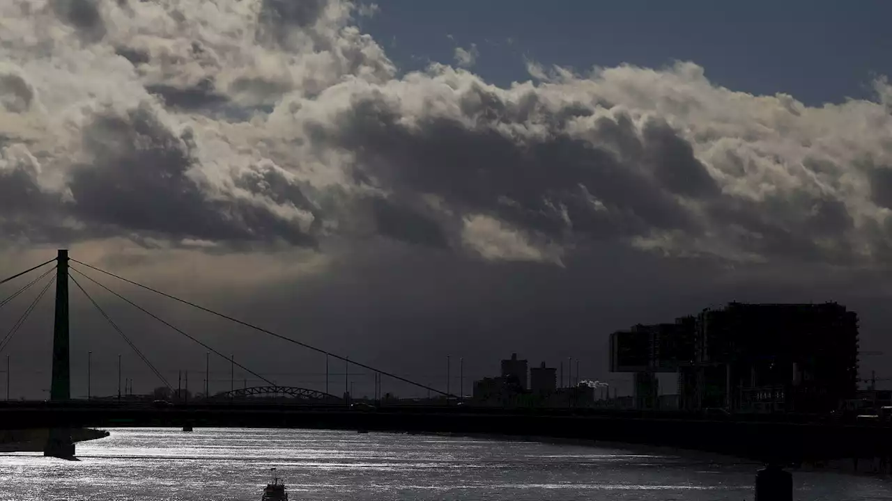 Sturm Xandra: Amtliche Unwetterwarnung vor Orkanböen in NRW