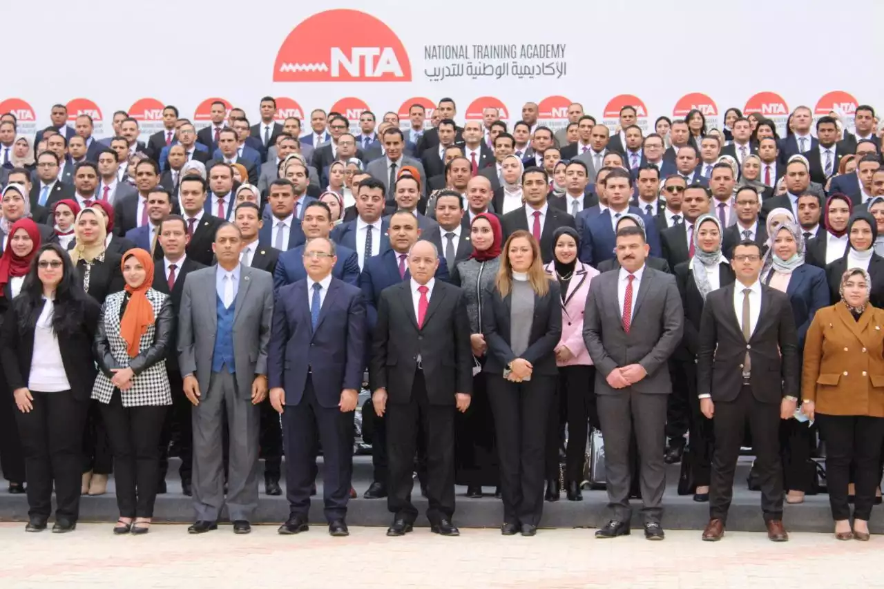 رئيس النيابة الإدارية ورشا راغب يشهدان اختتام البرنامج التدريبي لمعاوني الهيئة من دفعتي ٢٠١٣ و٢٠١٤|صور - بوابة الأهرام