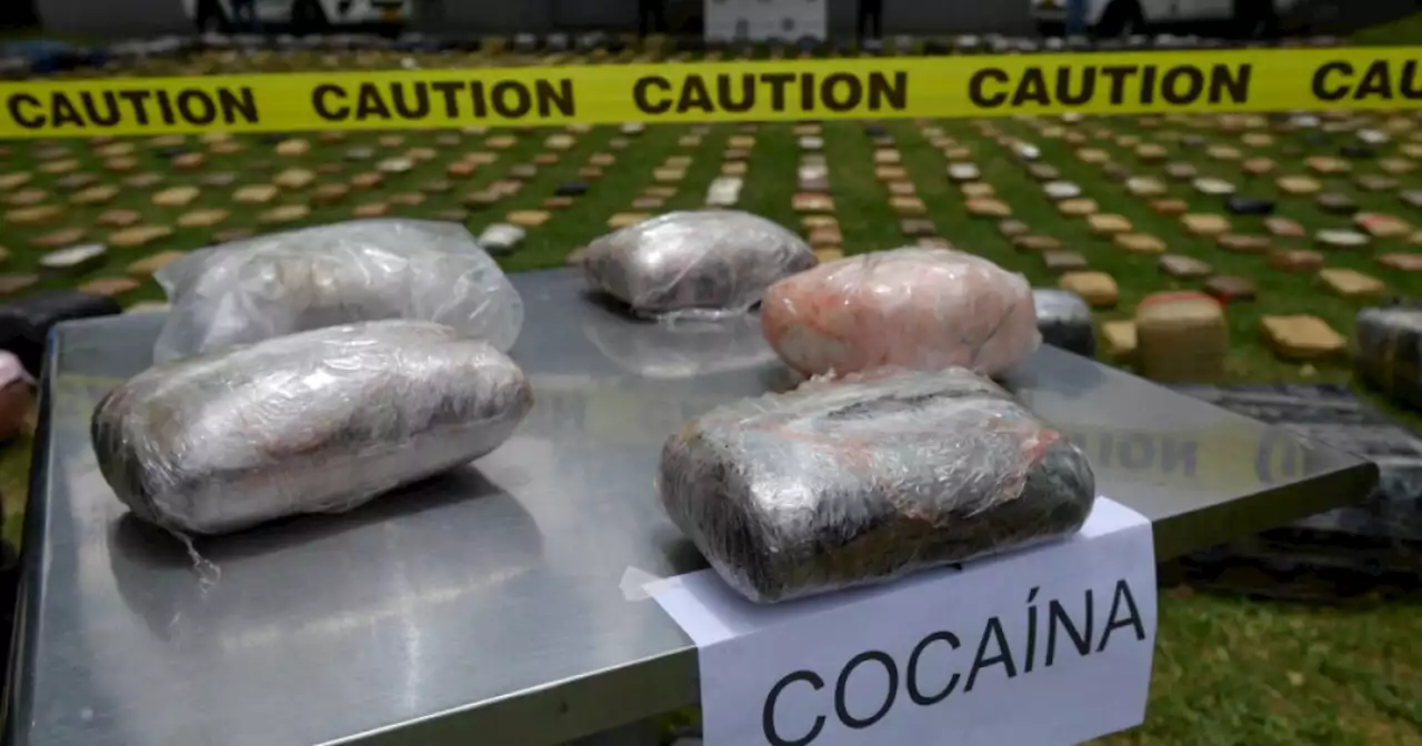 Hallan 135 kilos de cocaína al interior de un carro en un edificio en el norte de Barranquilla