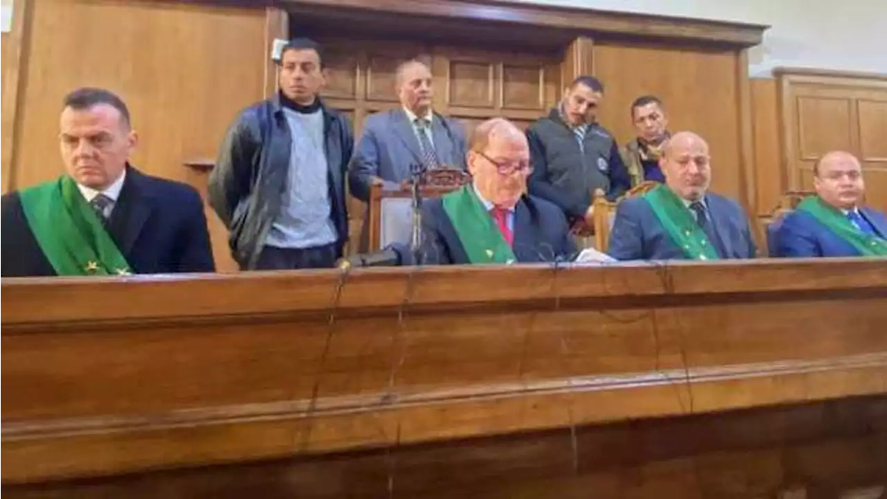 الحبس عام لتاجر أسماك لاتهامه بابتزاز سيدة: «هددها بنشر صورها عارية»