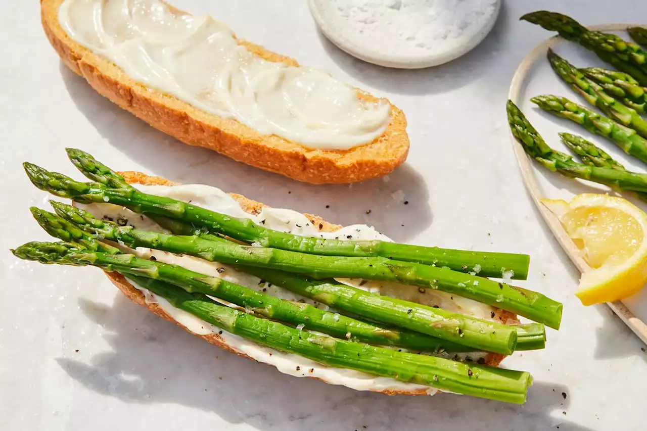 How to Store Asparagus So It Lasts More Than Three Minutes