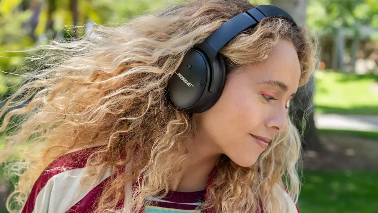 These Noise-Cancelling Headphones Silence Unwanted Ambient Noise So You Can Hear Audio At Its Best