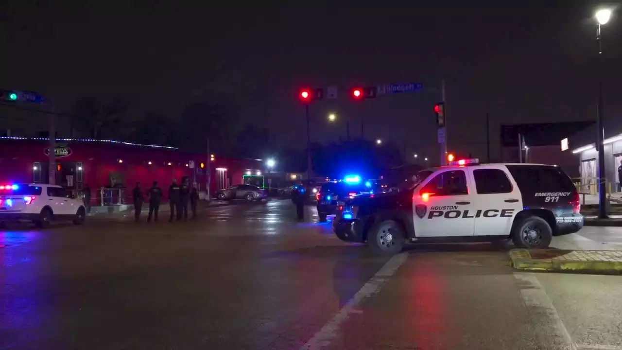 Police: 5 people shot outside Houston club after fight