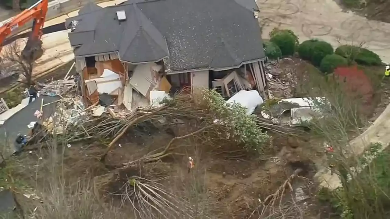 One month after Bellevue landslide, demolition crews prepare for teardown