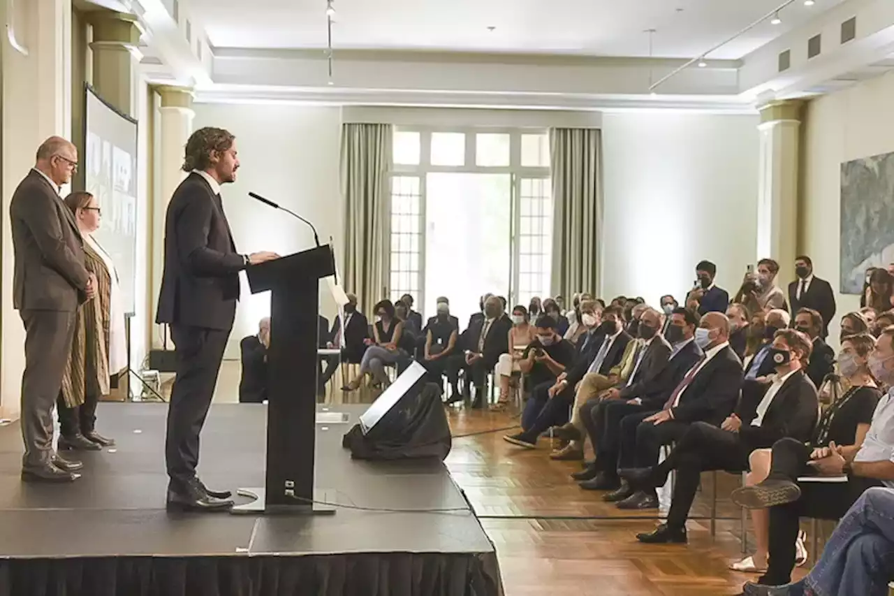 Amado Boudou apareció en la primera fila de un acto de homenaje oficial a Timerman